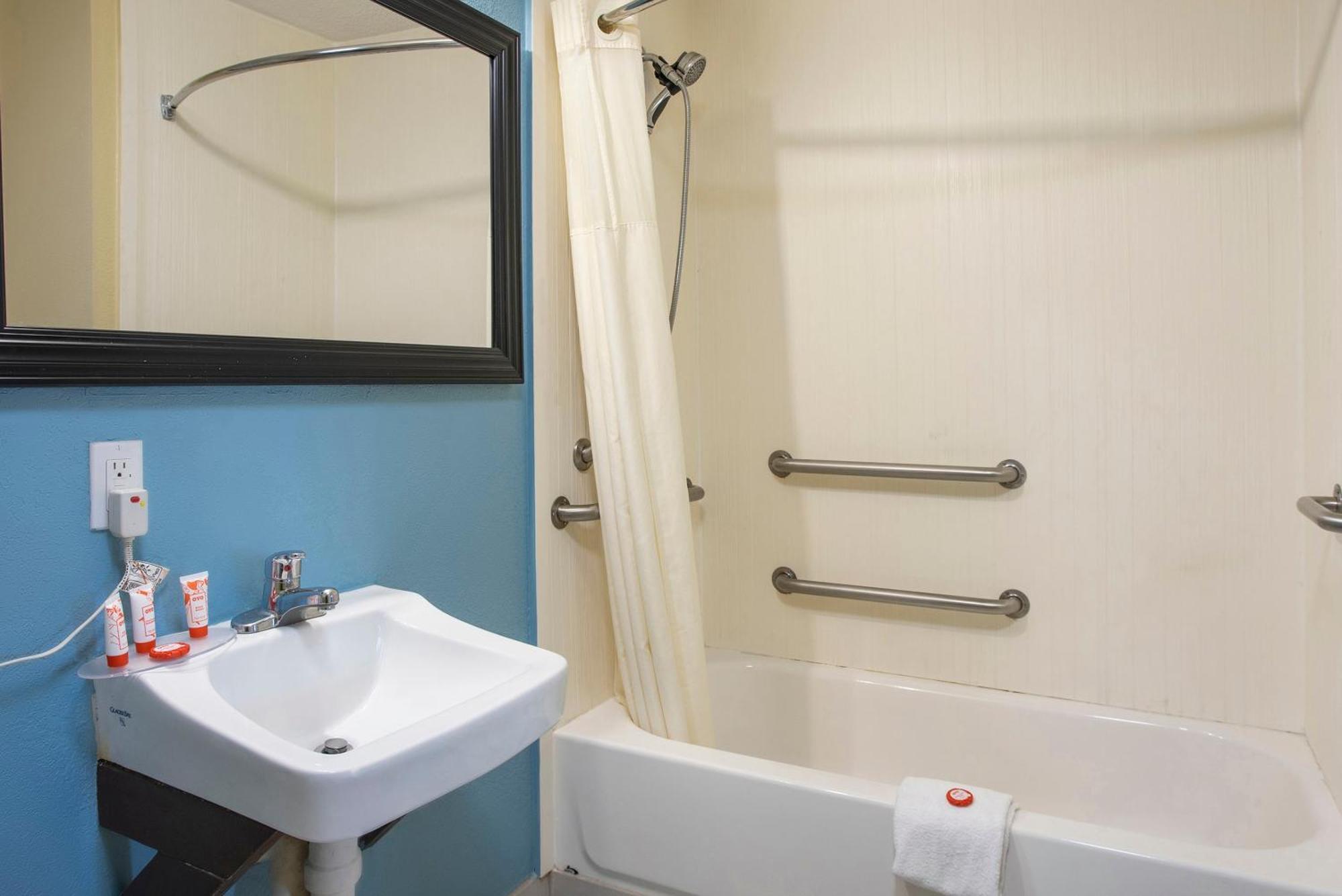 Oyo Hotel Knoxville Tn Cedar Bluff I-40 Zewnętrze zdjęcie