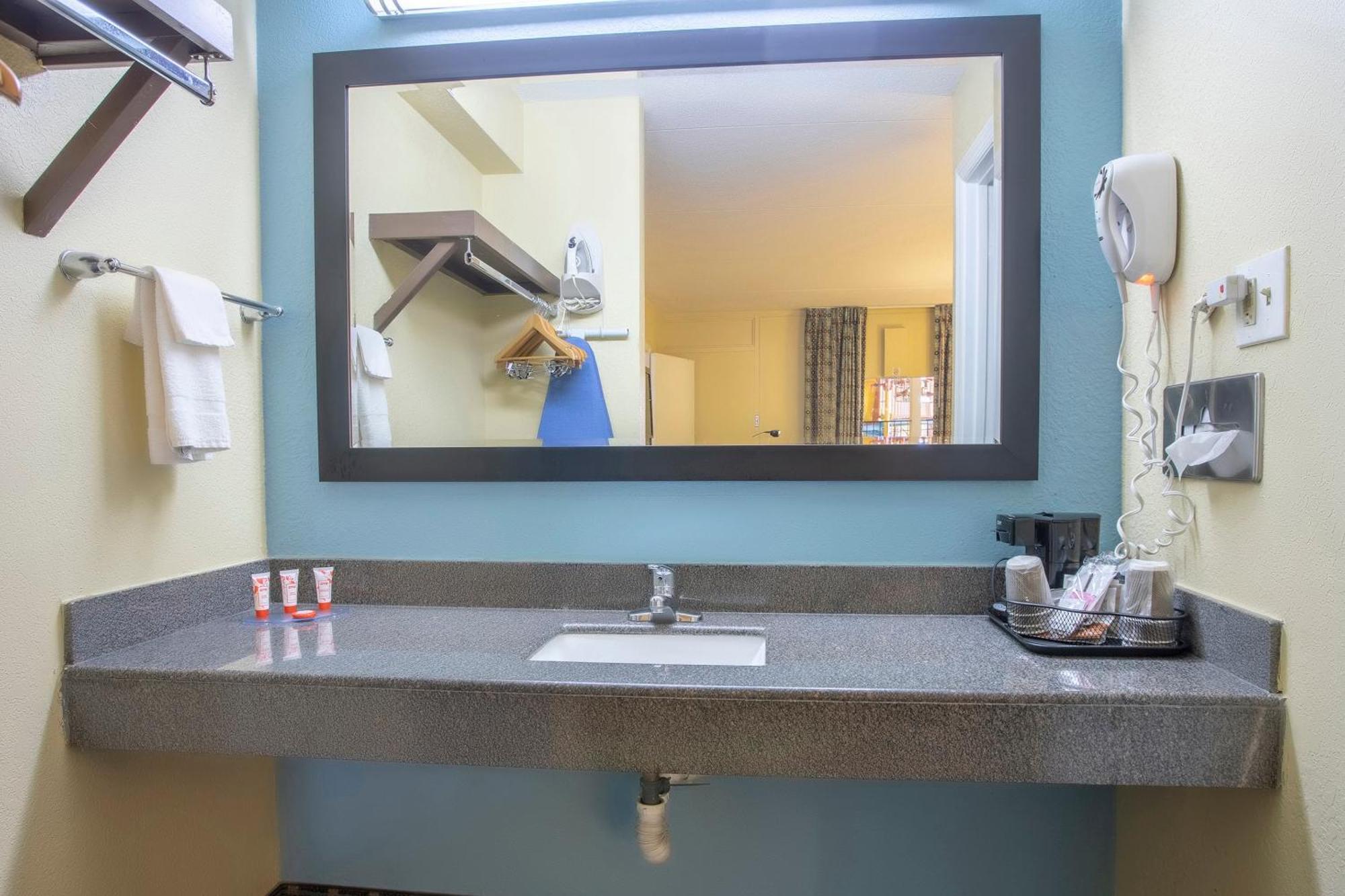 Oyo Hotel Knoxville Tn Cedar Bluff I-40 Zewnętrze zdjęcie