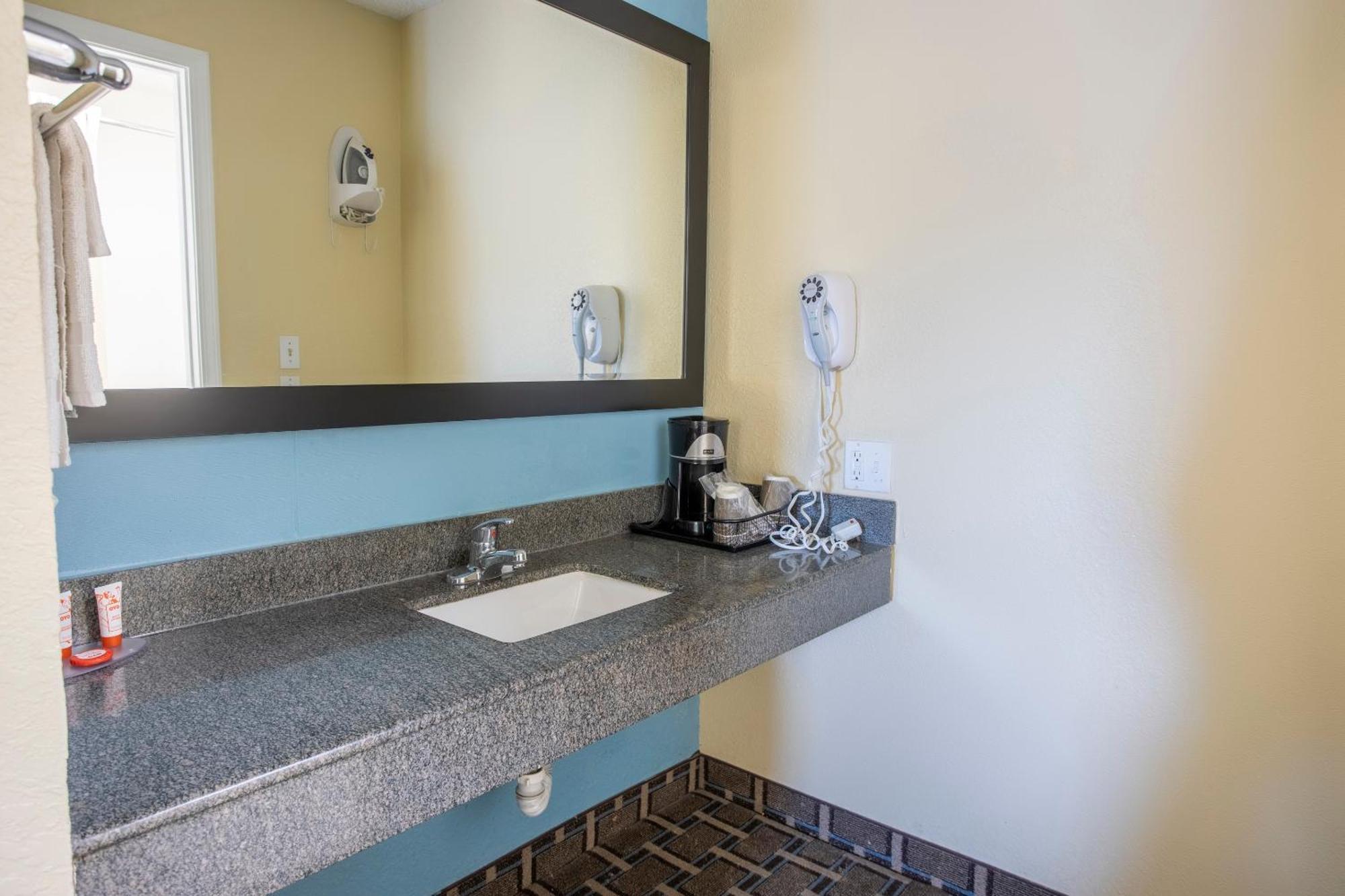 Oyo Hotel Knoxville Tn Cedar Bluff I-40 Zewnętrze zdjęcie